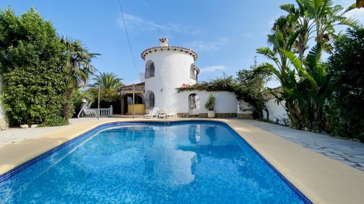 Zweistöckiges Haus mit separater Wohnung, Pool, Heizung, Pergola, Klimaanlage und mehr. Els Poblets 03779