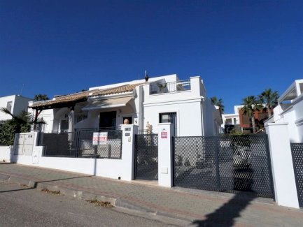 Sehr hübsches Reihenhaus mit 3 Schlafzimmern und 2 Bädern am Golfplatz La Finca Golf and Spa Resort 03169 - Immolocal.de