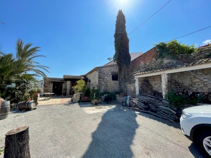 Idyllisches Fincaobjekt mit liebevollen Details und der Möglichkeit zur Gastronomienutzung Alcalali 03728