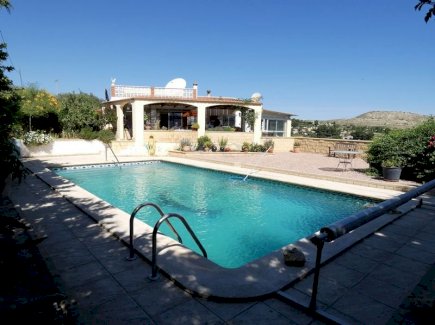 Attraktives Landhaus (Finca) mit 4 Schlafzimmern auf 10.000 m² Grundstück Crevillente 03330 - Immolocal.de