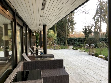 *6,5-Zimmer-Townhouse mit parkähnlicher Anlage und großzügiger Garage!* Frankfurt am Main / Seckbach 60389