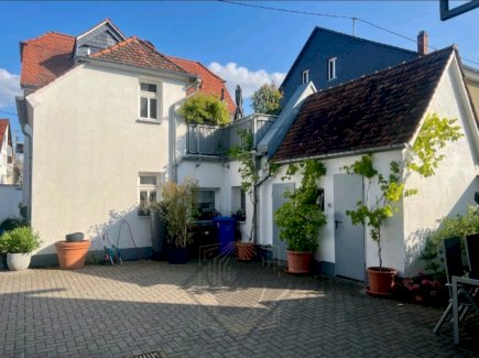 * Schön gepflegtes Einfamilienhaus mit Balkon * Hofheim am Taunus 65719 - Immolocal.de