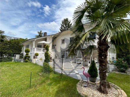 *Luxuriöse Villa mit 17 Zimmern und traumhaftem Garten!* Neuberg 63543