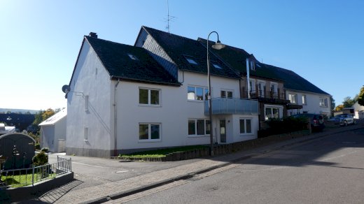 Raumwunder für die große Familie - großes renoviertes Wohnhaus mit Wärmepumpe  in Kell-  Kell 54427 - Immolocal.de