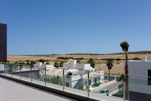 Wunderschöne Obergeschoss-Wohnung mit 3 Schlafzimmern und 2 Bädern im La Finca Golf Resort Algorfa 03169