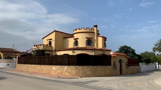 Meernahe, sonnige Villa mit Pool, Eckgrundstück und Dachterrasse mit Meerblick Els Poblets 03779 - Immolocal.de