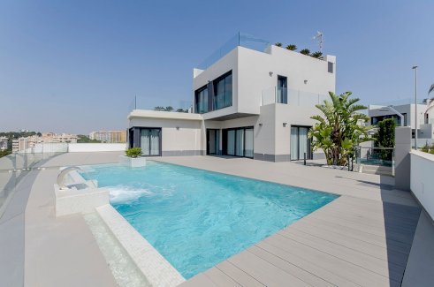 Exklusive Villen mit 4 Schlafzimmern, 3 Bädern, Dachterrasse und Privatpool nur 600 m vom Strand Dehesa de Campoamor 03189