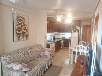 Hübsches Erdgeschoßapartment mit 3 Schlafzimmern in der Nähe vom La Mata Strand La Mata 03188