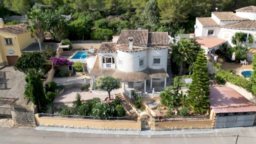Einzigartiges Penthouse in erster Linie mit direktem Zugang zum Strand und direktem Blick auf das Mittelmeer, mit 4 Schlafzimmern und 2 Badezimmern Denia 03700