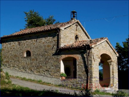 ***Großer Bauernhof mit fünf Nebengebäuden und über 43 Hektar Landfläche, sucht neuen Eigentümer*** Reggio nell'Emilia 42100