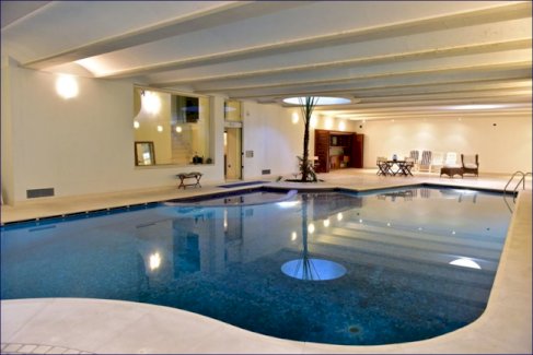 ***Repräsentative, renovierte, elegante Altbauvilla, nur 200 m vom Meer entfernt sucht Eigentümer*** Taggia 18018