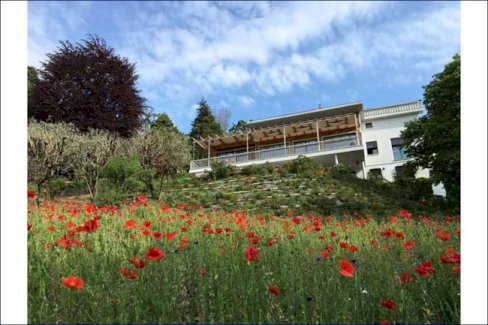 ***Schöne freistehende Villa in idyllischer Landschaft mit über 1 Hektar Land in Lombardia Robbiate*** Robbiate 23899