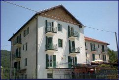 ***Großes Haus im Zentrum von Bardineto, Norditalien, sucht neuen Eigentümer*** Bardineto 17057