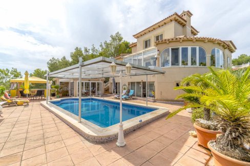 Beeindruckende Villa mit beheiztem Pool Pinar de Campoverde 03190