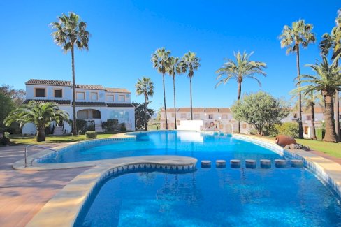 Mediterranes 3 Schlafzimmer Reihenmittelhaus in gepflegter Wohnanlage in Pedreguer mit eigenem Garten Pedreguer 03750