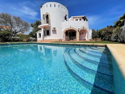 Gepflegte Strandvilla nur 200 Meter vom Meer entfernt Denia 03700