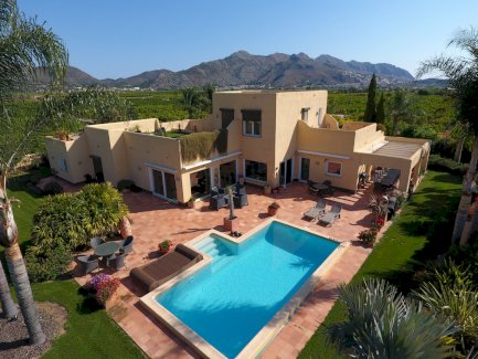 Villa zu verkaufen in Tormos auf einem Grundstück von 13000 m² in den Orangenplantagen Tormos 03795 - Immolocal.de