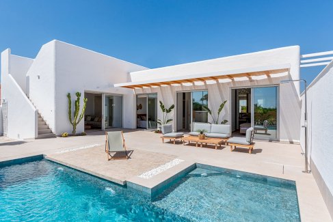 Villen mit 3 Schlafzimmern, 2 Bädern, Keller, Dachterrasse, Privatpool und Kfz-Stellplatz Benijófar 03178 - Immolocal.de