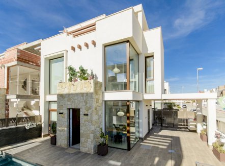 Wunderschöne und komfortable 4-Zimmer-Villen mit doppelter Raumhöhe und Privatpools Rojales 03170 - Immolocal.de