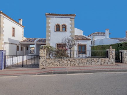 Attraktive Villa im Ibiza Style in bester Lage La Finca Golf and Spa Resort 03169